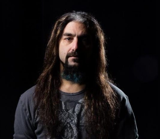 মাইক পর্টনয়: তাল ভাঙ্গার এক জাদুকর Mike Portnoy, potrait